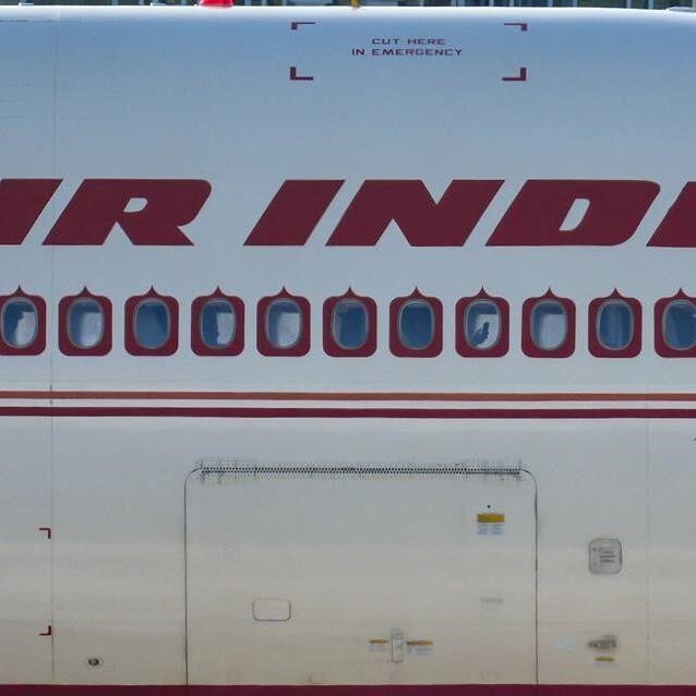 Air India passengers get lift from air force after bomb scare forces Nunavut landing